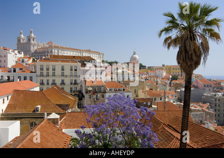 Portugal Lissabon anzeigen über die Alfama Viertel in Richtung Mosteiro de São Vicente de Fora Stockfoto