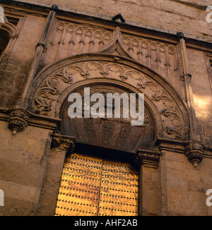 Detail der Türtürarchitektur der Mezquita Moschee in Cordoba Andalusien Südspanien auf der Calle de Torrijos Europe KATHY DEWITT Stockfoto