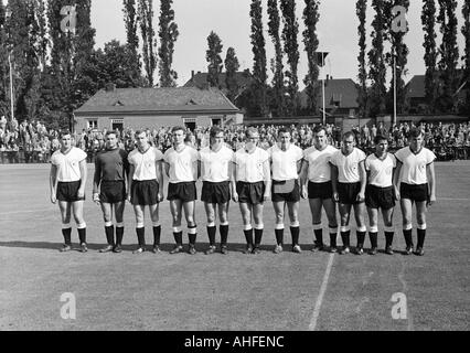 Fußball, Freundschaftsspiel, 1965, Jahn-Stadion in Bottrop, VfB Bottrop gegen Meidericher SV 0:2, Team Foto geschossen des Bottroper Teams, v.l.n.r. Günter Mikolaiczak, Fred-Werner Bockholt, Otto Herbertz, Hermann Koopmann, Manfred Kaufmann, Paul Baron, Gu Stockfoto