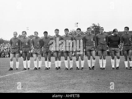 Fußball, Bundesliga, 1965/1966, Boekelberg Stadion, Borussia Moenchengladbach gegen Tasmania 1900 Berlin 5:0, Team-Foto, Aufnahme von Mönchengladbach, v.l.n.r.: Bernd Rupp, Heinz Willi Rassmanns, Berti Vogts, Werner Waddey, Herbert Laumen, Gerhard Elfe Stockfoto