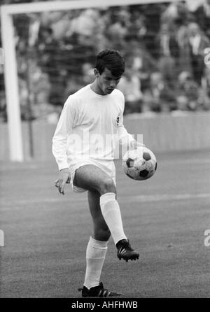 Fußball, Bundesliga, 1966/1967, Stadion an der Gruenwalder Street, FC Bayern München gegen Borussia Mönchengladbach 4:3, Fußballspieler, Gerhard Elfert (Mönchengladbach) Stockfoto