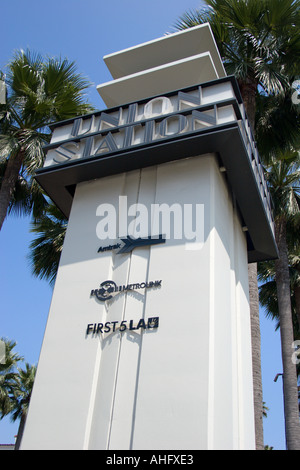 Wegweiser außerhalb der Union Station, North Alameda Street, Los Angeles, Kalifornien Stockfoto