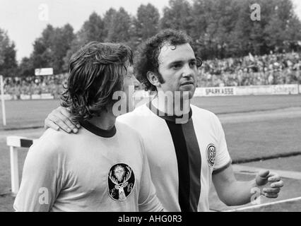 Fußball, Regionalliga 1973/1974, Förderung Spiel zur Bundesliga 1974/1975, SG Wattenscheid 09 gegen Eintracht Braunschweig 0:0, Lohrheide-Stadion in Bochum-Wattenscheid, Eintracht Braunschweig war der erste deutsche Fußballverein, der das Hemd implementiert Stockfoto