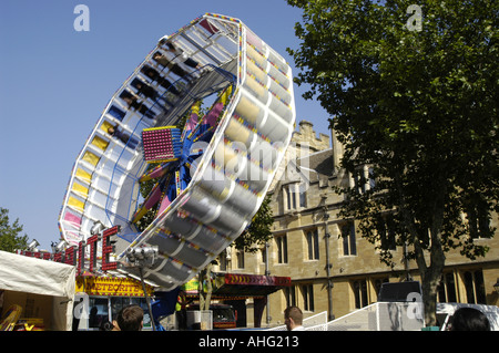 Fair Ground Fahrt in Oxford, St Giles Street fair Stockfoto