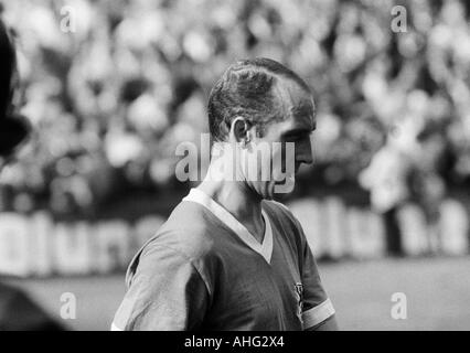 Fußball, Bundesliga, 1966/1967, Stadion an der Hafenstraße in Essen, Rot-Weiss Essen gegen TSV 1860 München 2:2, Fußballspieler, Porträt von Peter Grosser (München) Stockfoto