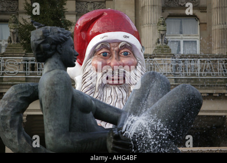 Eine riesige Vater Chsirtmas Figur auf einem Freiluftmarkt in Birmingham England UK Stockfoto