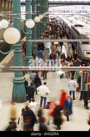 TGV Hochgeschwindigkeitszug Ankunft am Gare du Nord in Paris Stockfoto