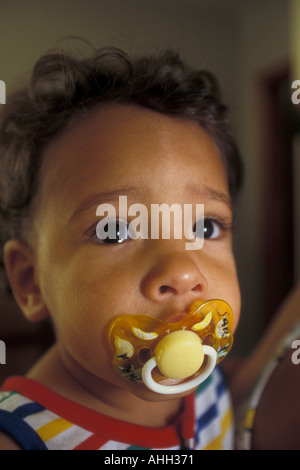 Traurig afroamerikanische Kind Stockfoto