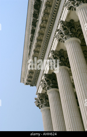 Detail INVESTMENTS griechische Tempelarchitektur mit Säulen Sicherheit Law Court House Building, Montpelier, Frankreich, Metaphern Business Stockfoto