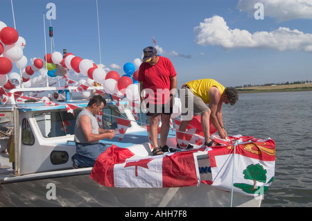 Vorbereitung der jährlichen Prozession der Fischereiflotte auf Kanada Tag Rustico Prince Edward Island Boot Stockfoto