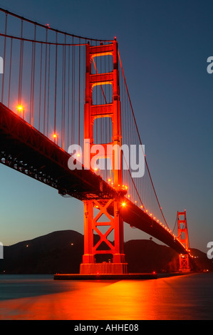 Die Golden Gate Bridge von Fort Point am Abend Presidio San Francisco Kalifornien Stockfoto