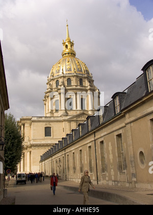 Dom und Les Invalides Institution Nationale des Invalides Zentrum Medico-Chirurgical Gießen Anciens Combattants et Grands Stockfoto