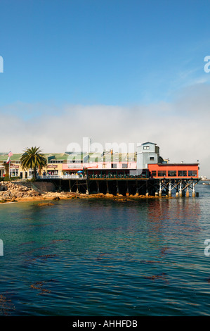 Unternehmen auf einem Dock entlang Cannery Row Monterey in Kalifornien Stockfoto