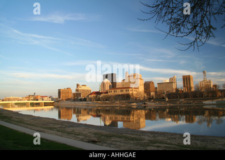 Dayton Skyline bei Abenddämmerung Dayton Ohio Stockfoto