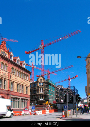 Baukräne im Stadtzentrum von Liverpool Stockfoto