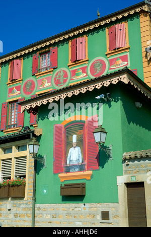 L'Auberge du Pont de Collonges, Paul Bocuse Restaurant, Collonges-Au - Mont d'Or, in der Nähe von Lyon, Rhône-Tal, Frankreich, Europa, Stockfoto