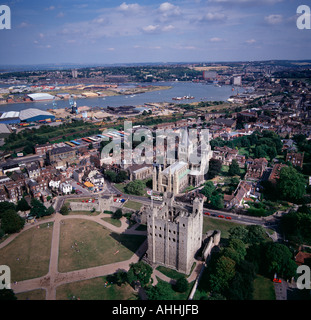 Rochester Castle und Kathedrale Fluss Medway Kent Luftbild Stockfoto