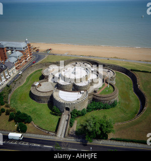 Luftaufnahme der Burg ein Henry VIII Küste Fort Kent UK zu tun Stockfoto