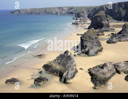 Bedruthan Steps-Strand und Felsen-Stacks in der Nähe von Mawgan Porth nördlich von Newquay Stockfoto