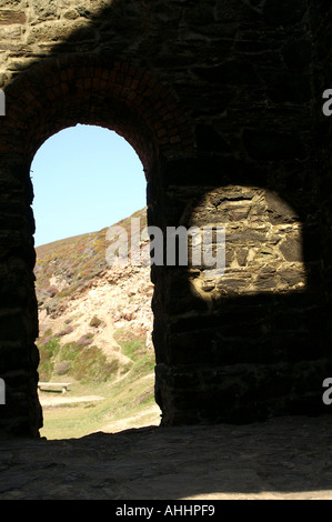 Towanroath Tor der Wheal Coates Pumpen Maschinenhaus auf Klippen in der Nähe von Goonvrea Portreath SWCP Cornwall Stockfoto