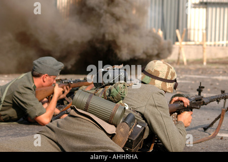 Historisches Reenactment des Warschauer Aufstandes 1944 im zweiten Weltkrieg Stockfoto