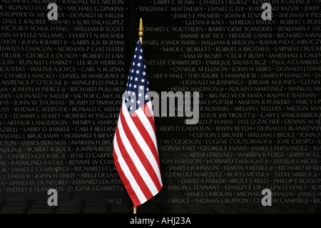 Stars And Stripes Flagge am Vietnam Veterans Memorial auf der Mall, Washington DC, USA Stockfoto