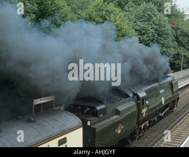 Dampf-Lokomotive 34067 'Tangmere' an Meopham, Kent UK. Stockfoto