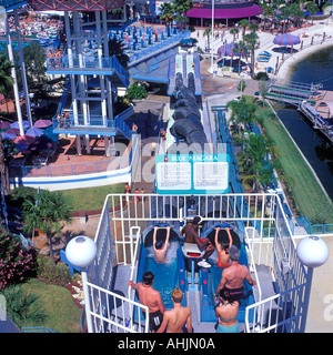 BLAUE NIAGARA WASSERRUTSCHE AN WET N WILD ORLANDO FLORIDA Stockfoto