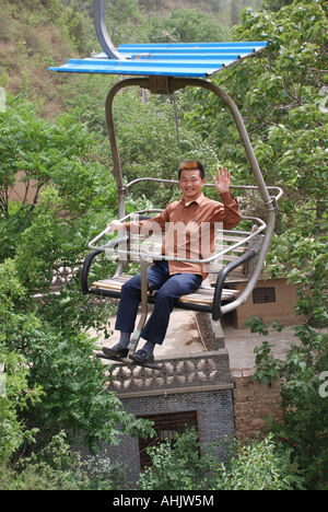 C00018 Ski Lift Typ Seilbahn am gelben Fluss Naturgebiet Zhengzhou Henan Provinz China Asien Stockfoto