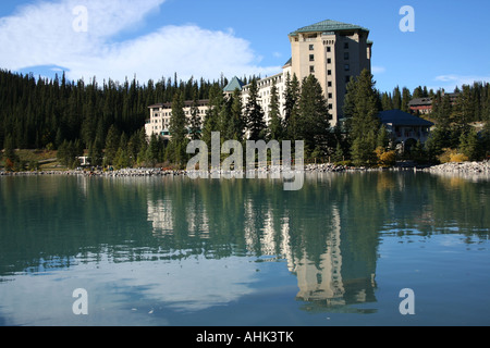 Chateau Lake Louise spiegelt sich in Lake Louise kanadischen Rockies September 2006 Stockfoto