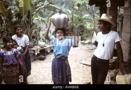 Exended Bauernfamilie in Guatemala, Mittelamerika Stockfoto