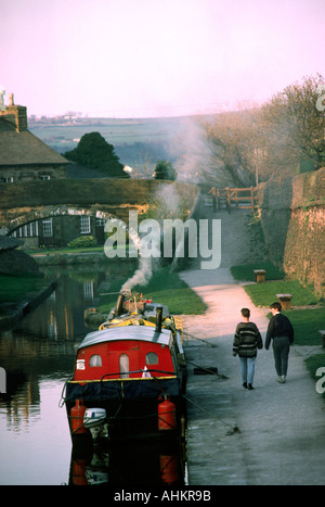 Cheshire Marple Macclesfield Kanal am Abend Stockfoto