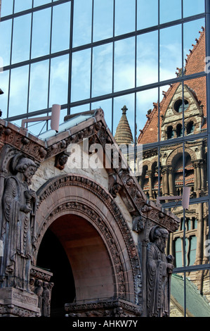 Trinity Church spiegelt sich in John Hancock Tower Boston Massachusetts, USA Stockfoto