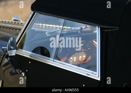 Morgan motor Wagen 35. Jahrestag Eparked verchromte Heizkörper Lichter spinnerdition Stockfoto