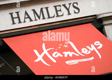 Hamelys Kinder s Spielzeug ˆshop anmelden Regents Street in London UK Stockfoto