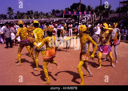 PULIKALI ALS TEIL DES ONAM FEIERN KERALA DURCHGEFÜHRT Stockfoto