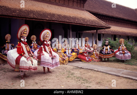 KATHAKALI KÜNSTLERN IN KUTHIRAMALIKA TRIVANDRUM KERALA Stockfoto