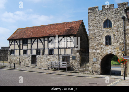 Tudor Händler Halle, Stadtmauern, Southampton, Hampshire, England, Vereinigtes Königreich Stockfoto