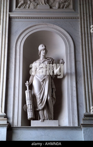 Königspalast von Neapel, Palazzo reale di Napoli, Neapolitan, Palazzo Riale ‘e Napule, Italien, Italienisch, Statuen der Könige von Neapel, Stockfoto