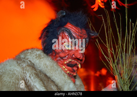 Perchtenlauf Krambambuli in Pitten / Krampus Stockfoto