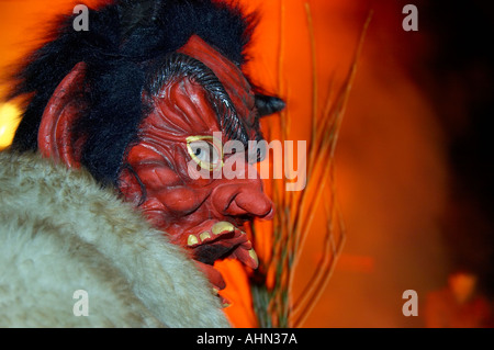 Perchtenlauf Krambambuli in Pitten / Krampus Stockfoto