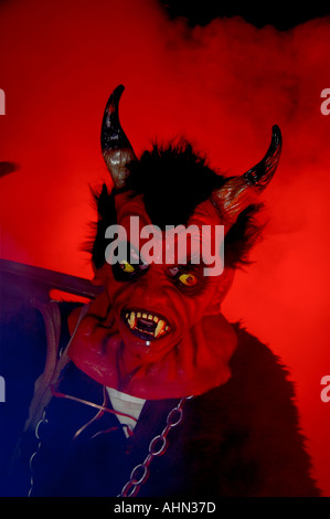 Perchtenlauf Krambambuli in Pitten / Krampus Stockfoto