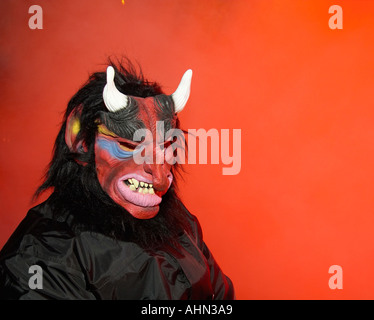 Perchtenlauf Krambambuli in Pitten / Krampus Stockfoto