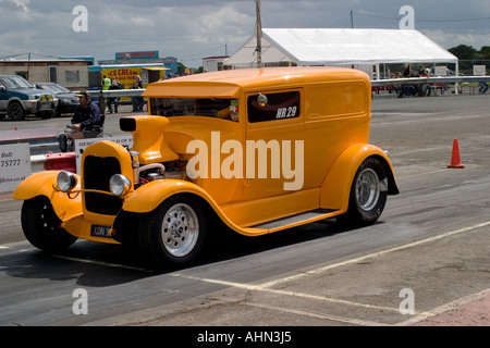 Gelben Ford 1929 Replika van Dragster in Melbourne Raceway North Yorkshire UK Stockfoto