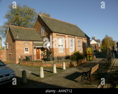 Ehemalige Kirche umgewandelt in Wohnungen in Tamworth Staffordshire. Viele Gebäude dieser Art sind nun in Wohnung Raum verwandelt. Stockfoto