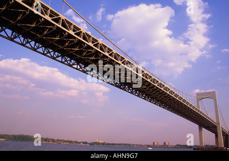 New Yorker Bronx Whitestone Bridge verbindet Queens und Manhattan-USA Stockfoto