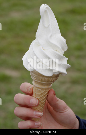 Eis in einem Kegel 99 Stockfoto