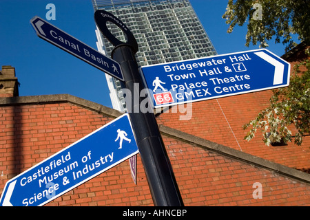 Touristische Schilder, Deansgate, Manchester. Stockfoto