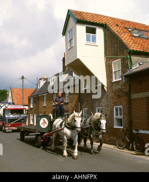 UK Suffolk Southwold Adnams Brauerei Dray unterwegs Stockfoto