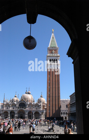 Basilica di San Marco und Campanile in Piazza San Marco Venice Italien Stockfoto